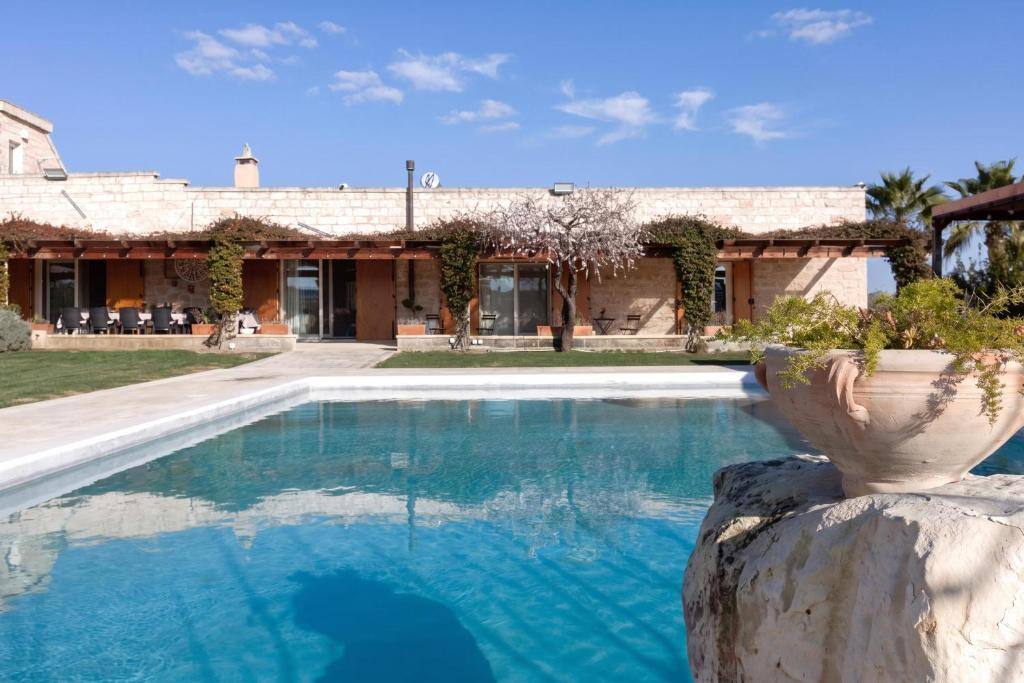 Masseria Misocampo seen from the pool terrace